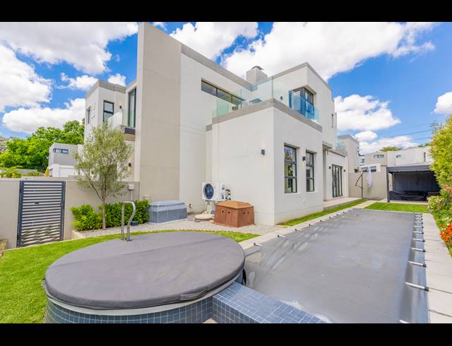 4 BEDROOM HOUSE FOR SALE IN LONEHILL
